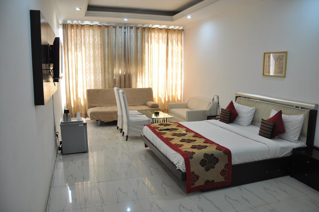 Kshitij Hotel Royale Gurgaon Room photo